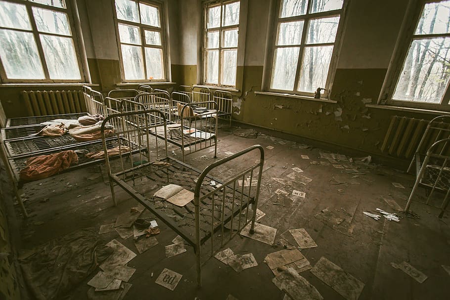 empty room with bed frames, window, abandoned, damaged, obsolete HD wallpaper