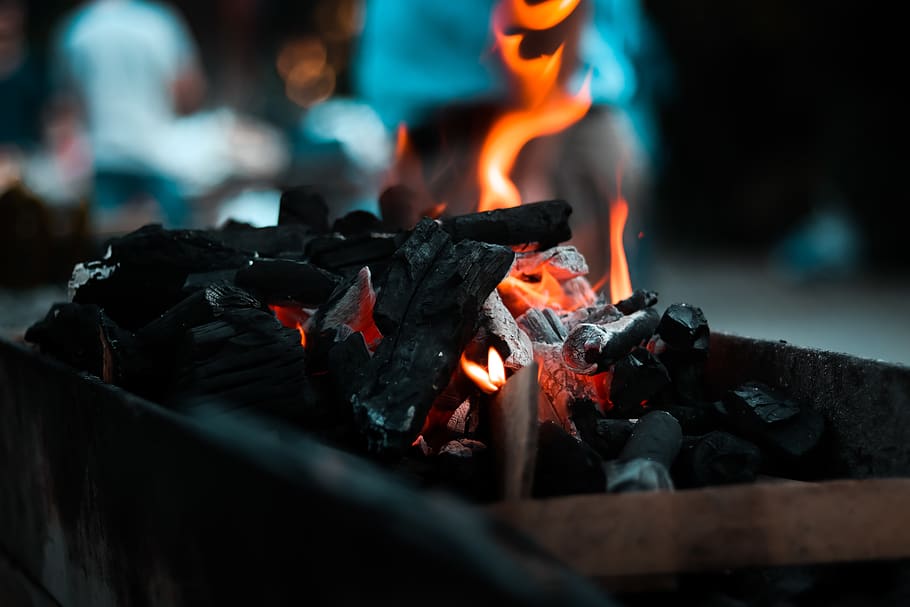 Selective Focus of Bonfire, blurred background, burn, burning HD wallpaper