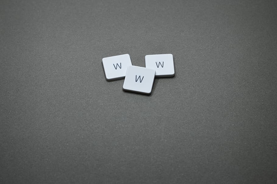 Three W Game Tiles, alphabet, design, gray background, shape HD wallpaper
