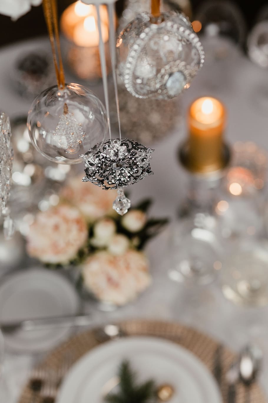 Silver Christmas decorations, xmas, christmas eve, dining, dining room HD wallpaper