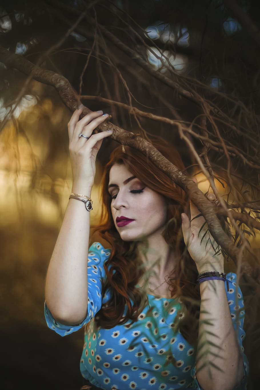Woman Standing Under Tree, attractive, beautiful, beauty, blur HD wallpaper