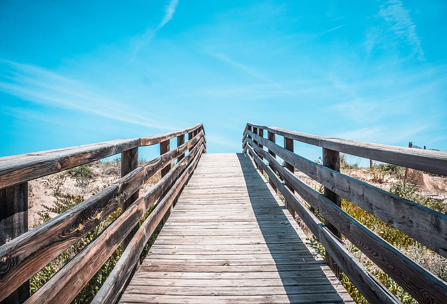 Brown Wooden Bridge, architecture, boardwalk, daylight, grass HD wallpaper