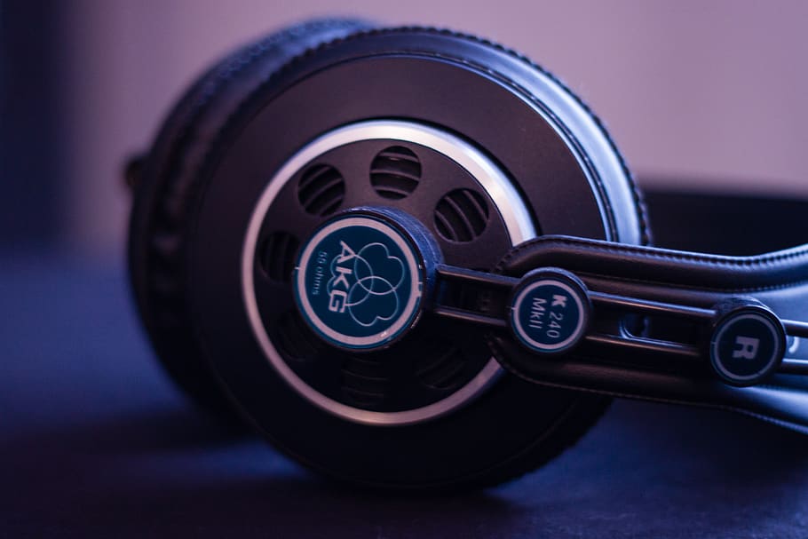 headphone, indoors, close-up, number, single object, no people HD wallpaper