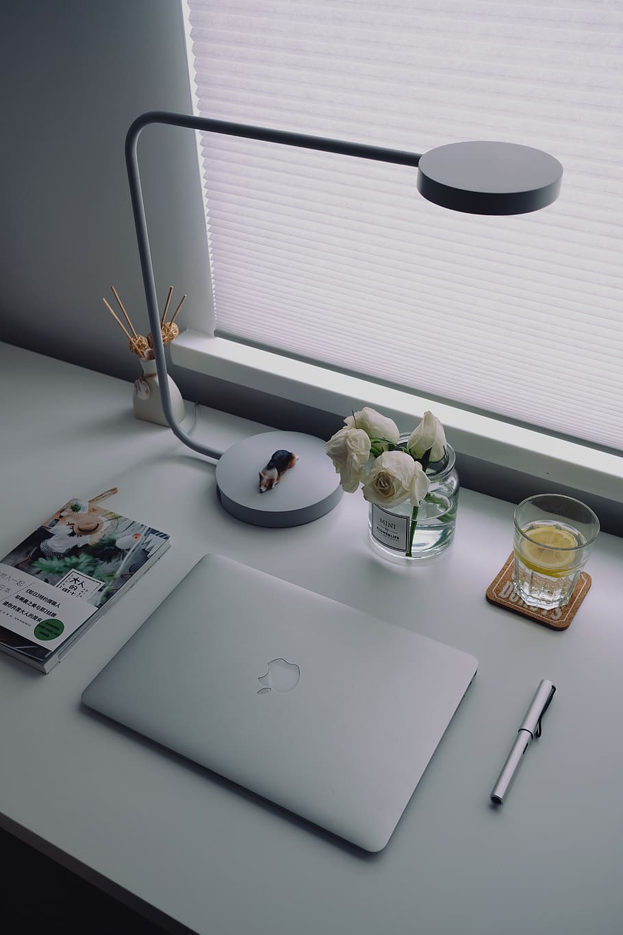 decoration, macbook, table, indoors, still life, high angle view HD wallpaper