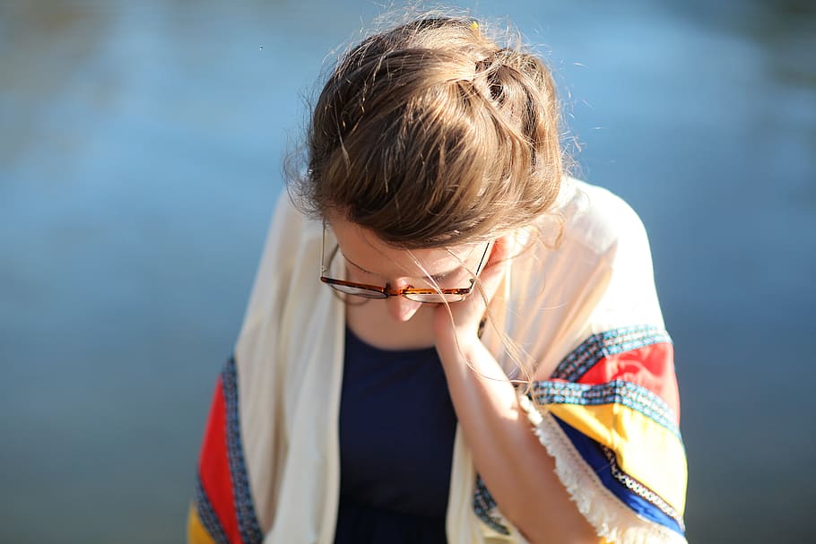 Woman Wearing Eyeglasses on Selective Focus Photo, blur, close-up HD wallpaper
