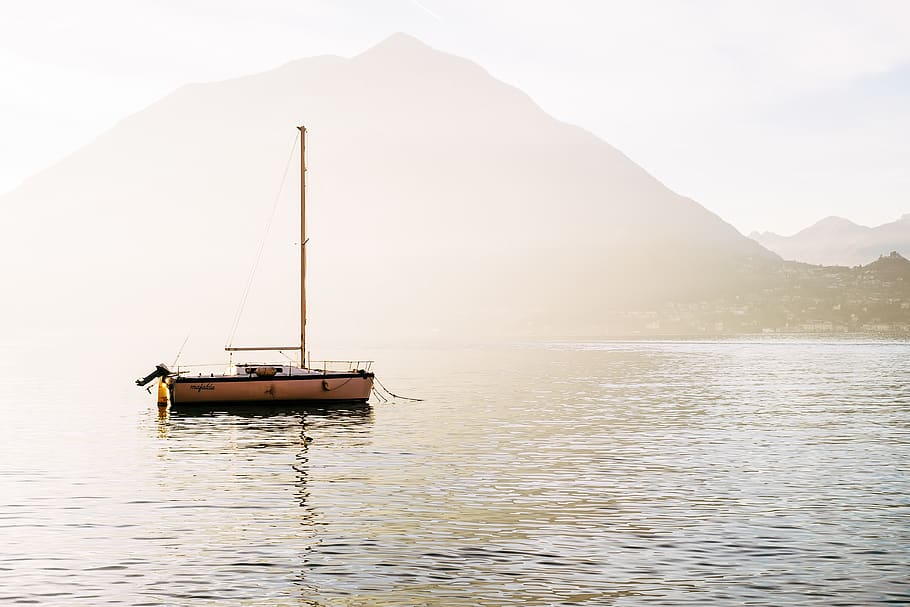 italy, lake como, sailboat, fog, simple, minimal, mist, water, HD wallpaper