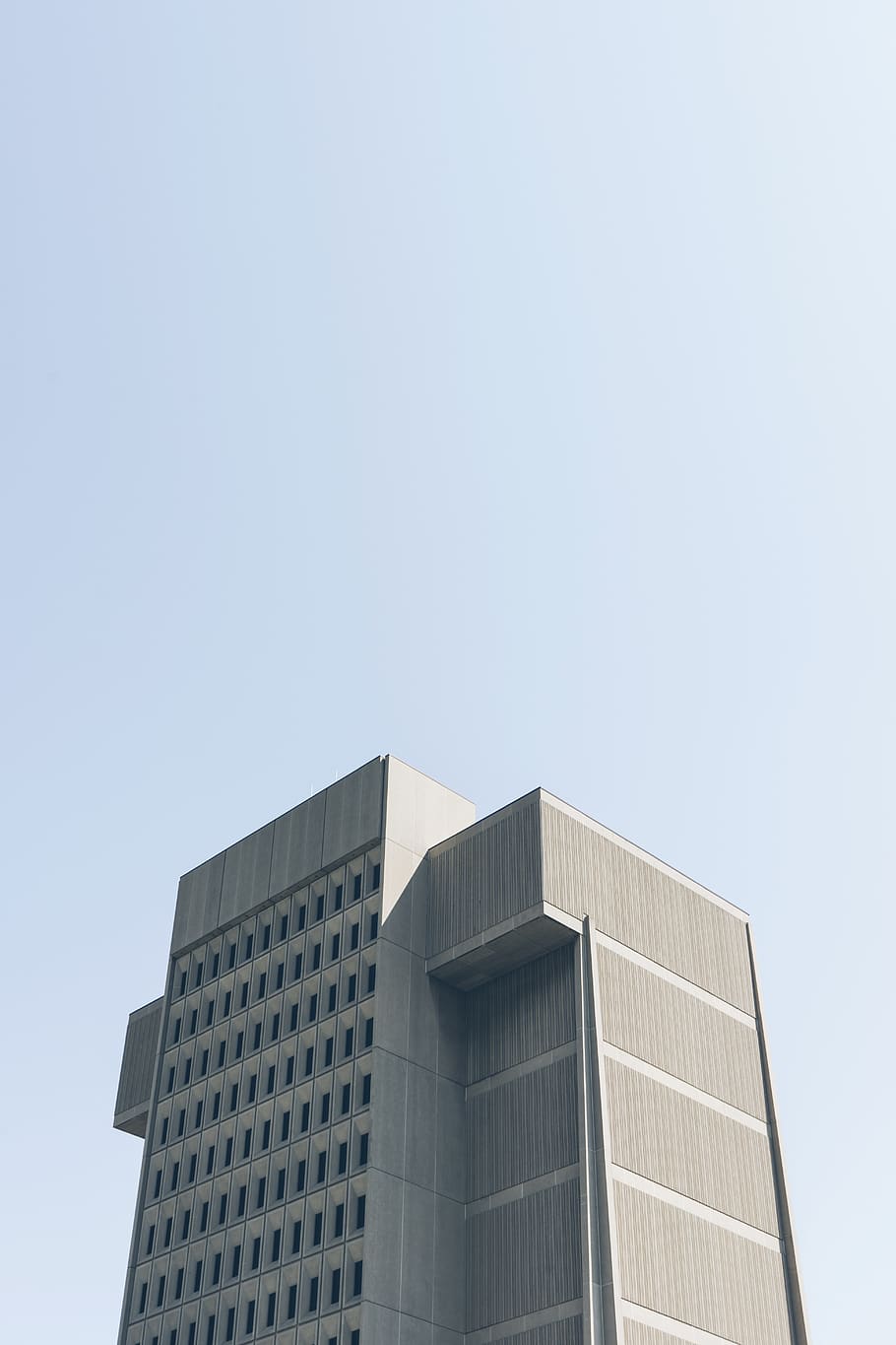 Grey Building, architectural design, architecture, blue sky, building exterior HD wallpaper
