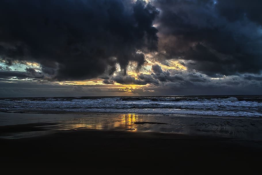 wavy ocean under gray clouds, nature, weather, outdoors, sky HD wallpaper