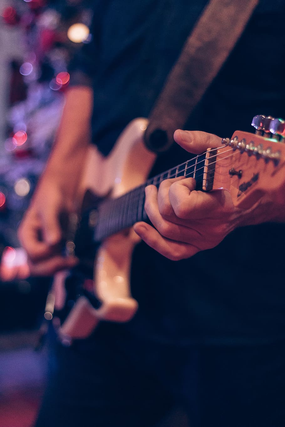 Guitar party. Вечеринка гитара. Тусовка с гитарой. Вечеринка под гитару душевная. Флейлет фото музыка.