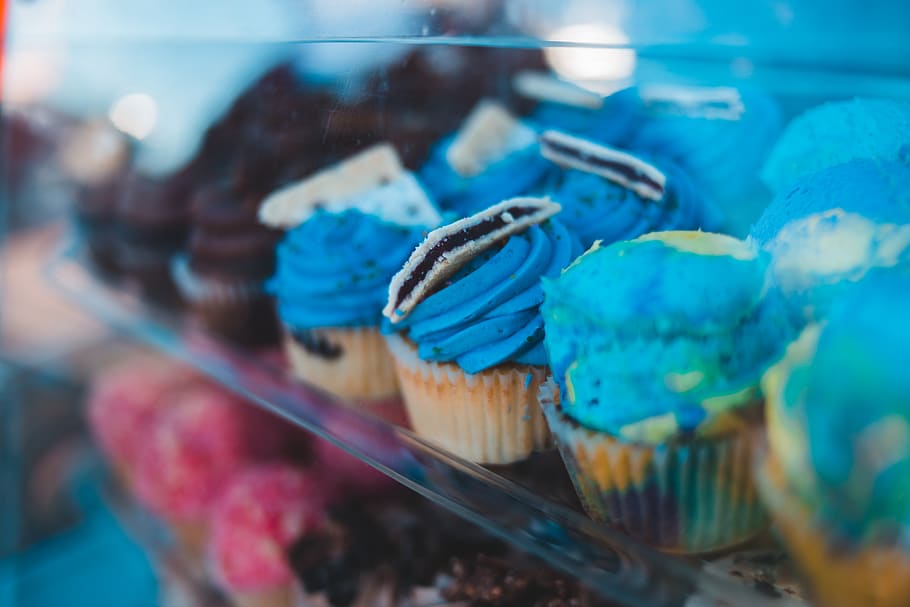dessert, cream, creme, cupcake, food, icing, sweets, confectionery HD wallpaper