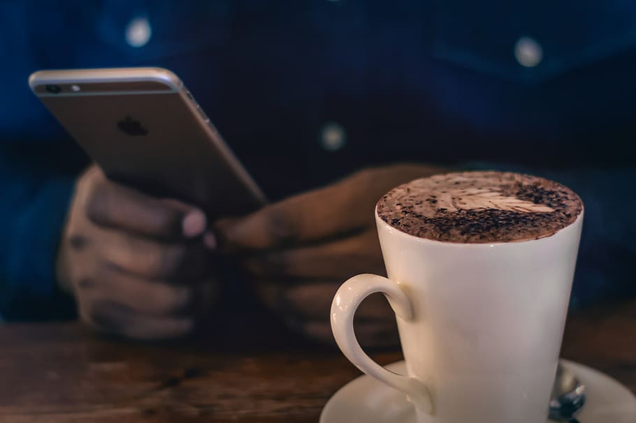 iphone, mobile, smartphone, text, texting, coffee, cappuccino HD wallpaper
