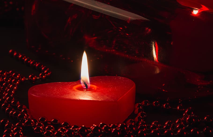 candle, candlelight, heart, red, flame, candles, shining, lights HD wallpaper