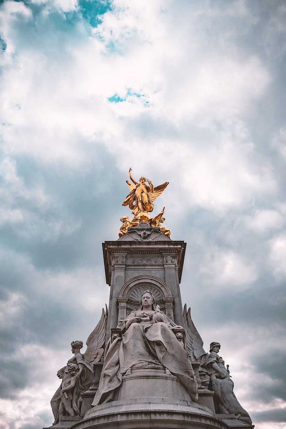 gold angel statue, art, sculpture, monument, buckingham palace HD wallpaper