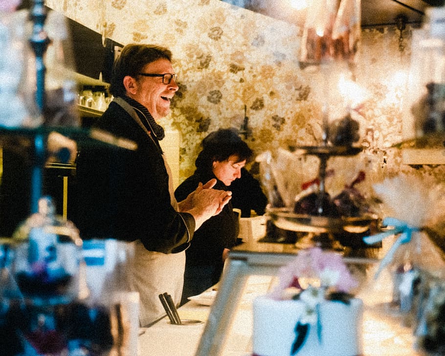 man selling goods, person, human, restaurant, meal, food, cafeteria HD wallpaper