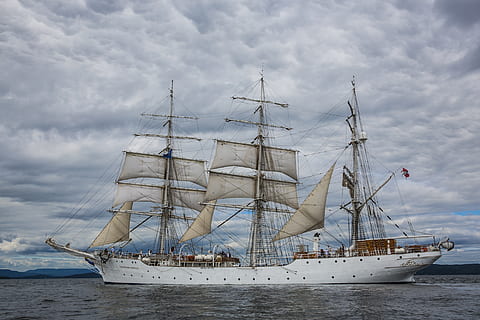 Gray Galleon Ship on Water, boat, classic, clouds, cruise, frigate HD wallpaper