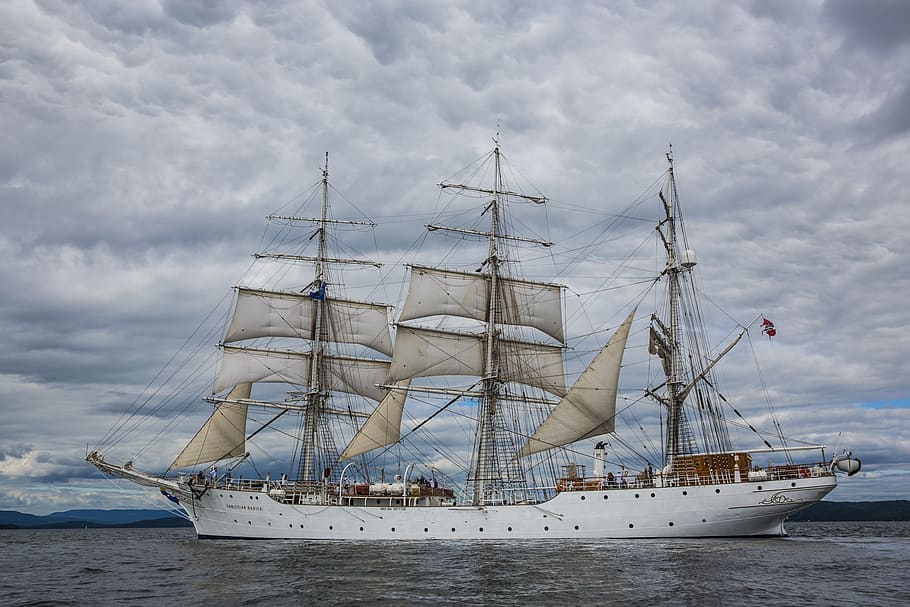 Gray Galleon Ship on Water, boat, classic, clouds, cruise, frigate HD wallpaper