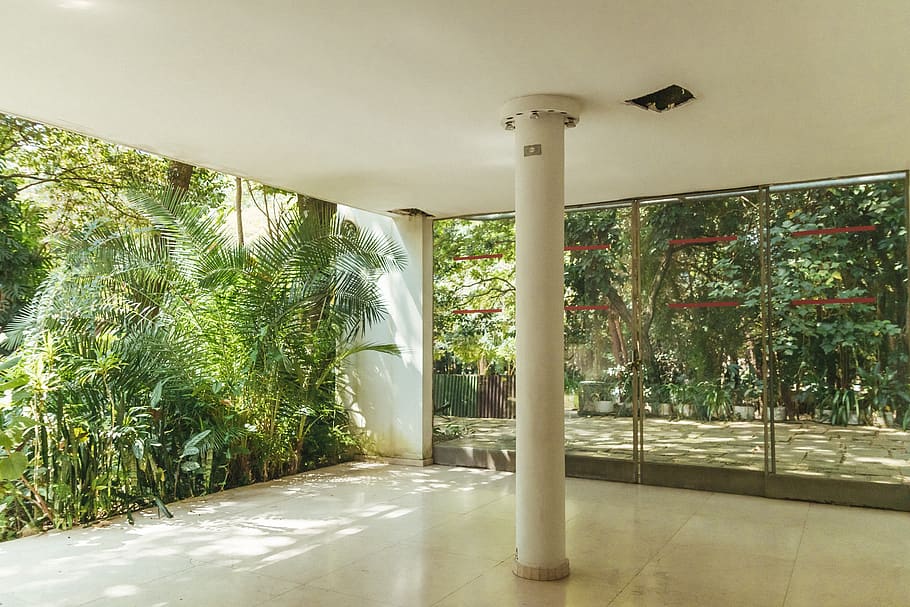 White Building Pillar Near Glass Windows, architectural design HD wallpaper