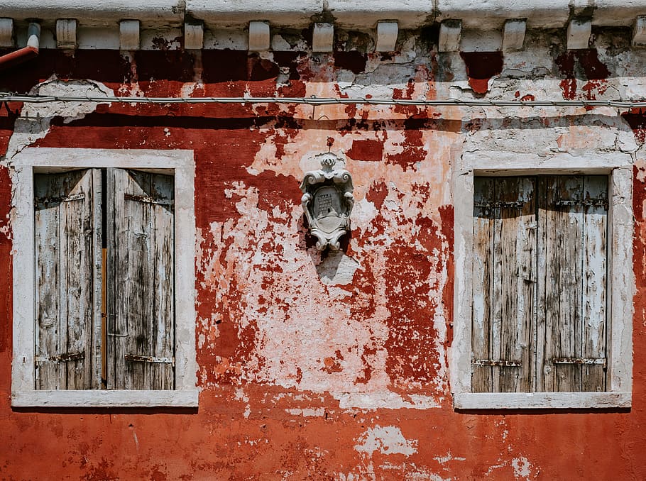 red painted house, wall, shutter, decay, window, textured, weathered HD wallpaper