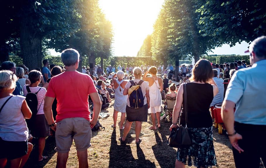 group of people gathered on field, crowd, stand, wait, sunlight HD wallpaper
