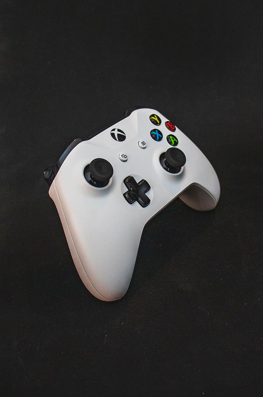 white Xbox 360 controller, arts culture and entertainment, indoors, HD wallpaper