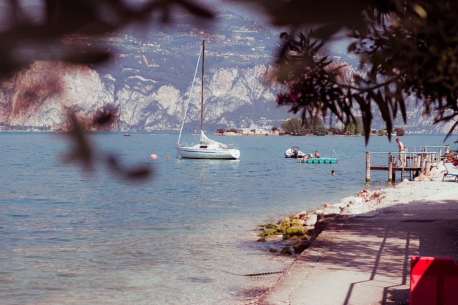 White Sail Boat on the Water, beach, blue, daylight, dock, landscape HD wallpaper