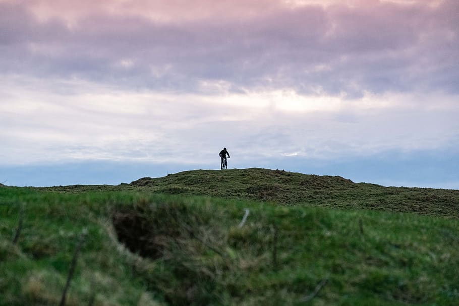 Red, Colour, Gradient, Bike, MTB, Mountain bike, grass, cloud - sky HD wallpaper