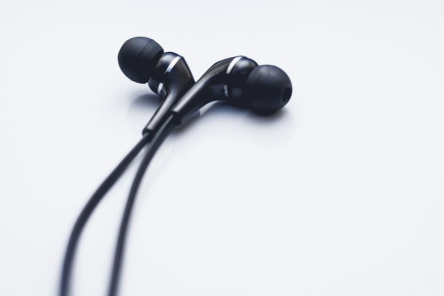 Music Earphones, technology, sound, studio shot, white background HD wallpaper