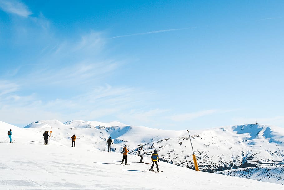 People Skiing, adventure, cold, landscape, mountain, recreation HD wallpaper