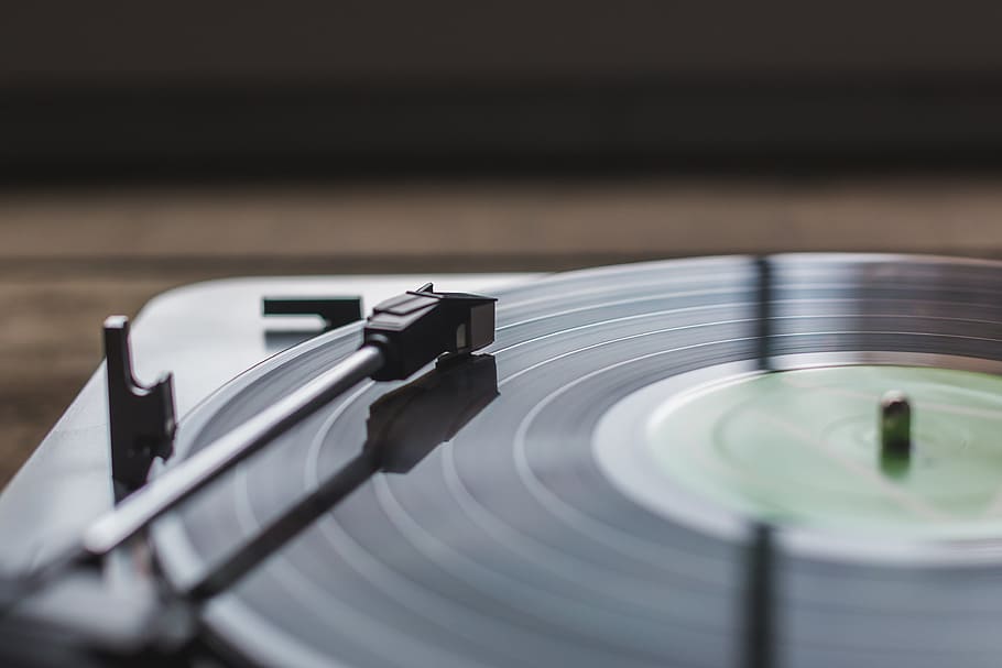 Record Playing Music Photo, turntable, selective focus, indoors HD wallpaper