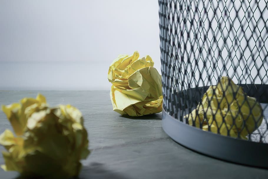 Focus Photo of Yellow Paper Near Trash Can, bin, blur, close-up, HD wallpaper