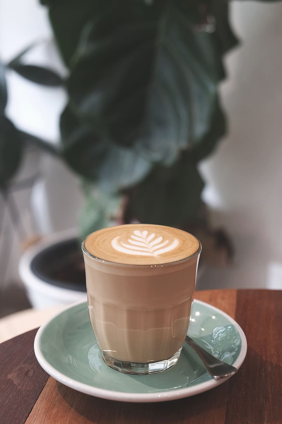 cafe latte art work, saucer, spoon, plate, one two two coffee bar HD wallpaper