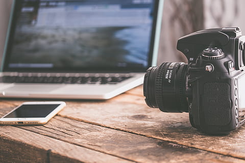 Black Dslr Camera on Beige Wooden Surface, Analogue, background HD wallpaper