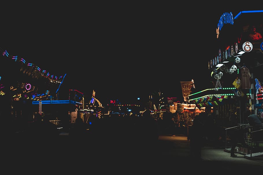 building, architecture, lighting, crowd, person, human, urban HD wallpaper