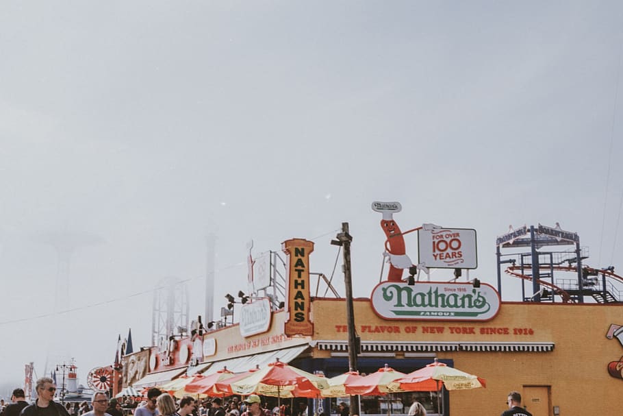 people outside Nathans store, human, person, amusement park, theme park HD wallpaper