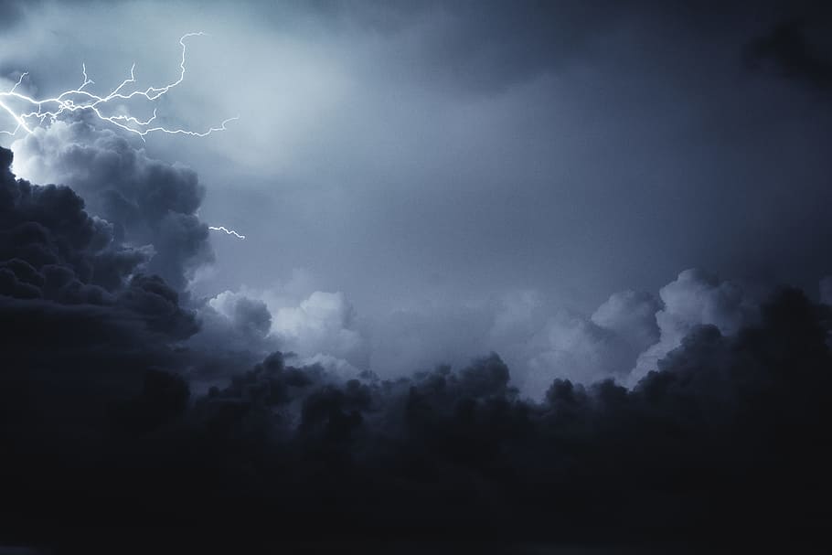 cumulus clouds and lightning, storm, rain, sky, blue, dark, night HD wallpaper