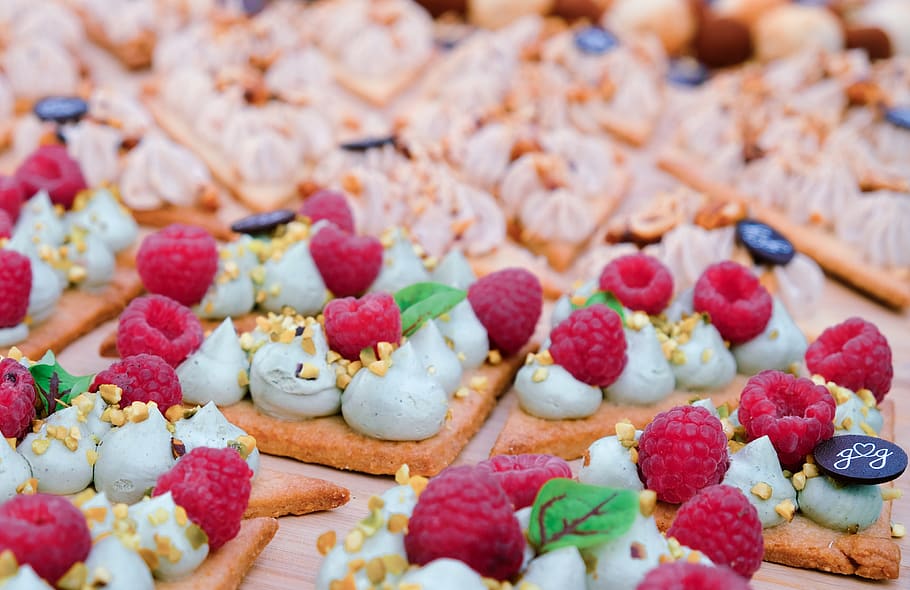 berries cookie, dessert, food, pastry, cake, raspberry, cream HD wallpaper