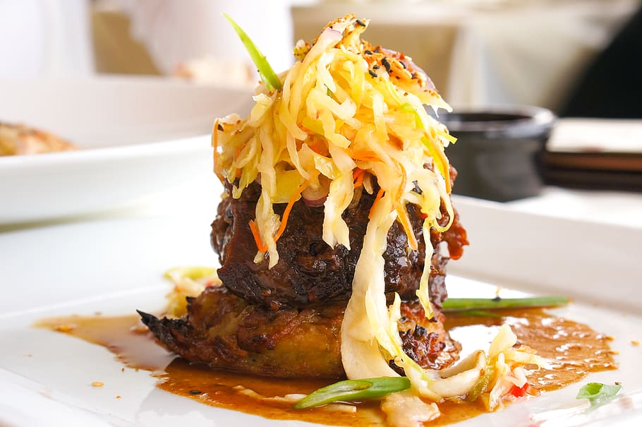 grilled meat with vegetable toppings, food, ready-to-eat, plate HD wallpaper