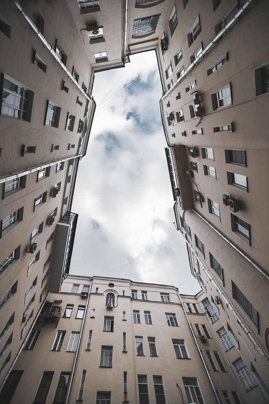 brown concrete building under white clouds, office building, city HD wallpaper