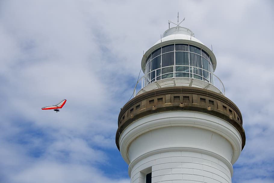 lighthouse, beacon, white, hang glider, architecture, tower HD wallpaper