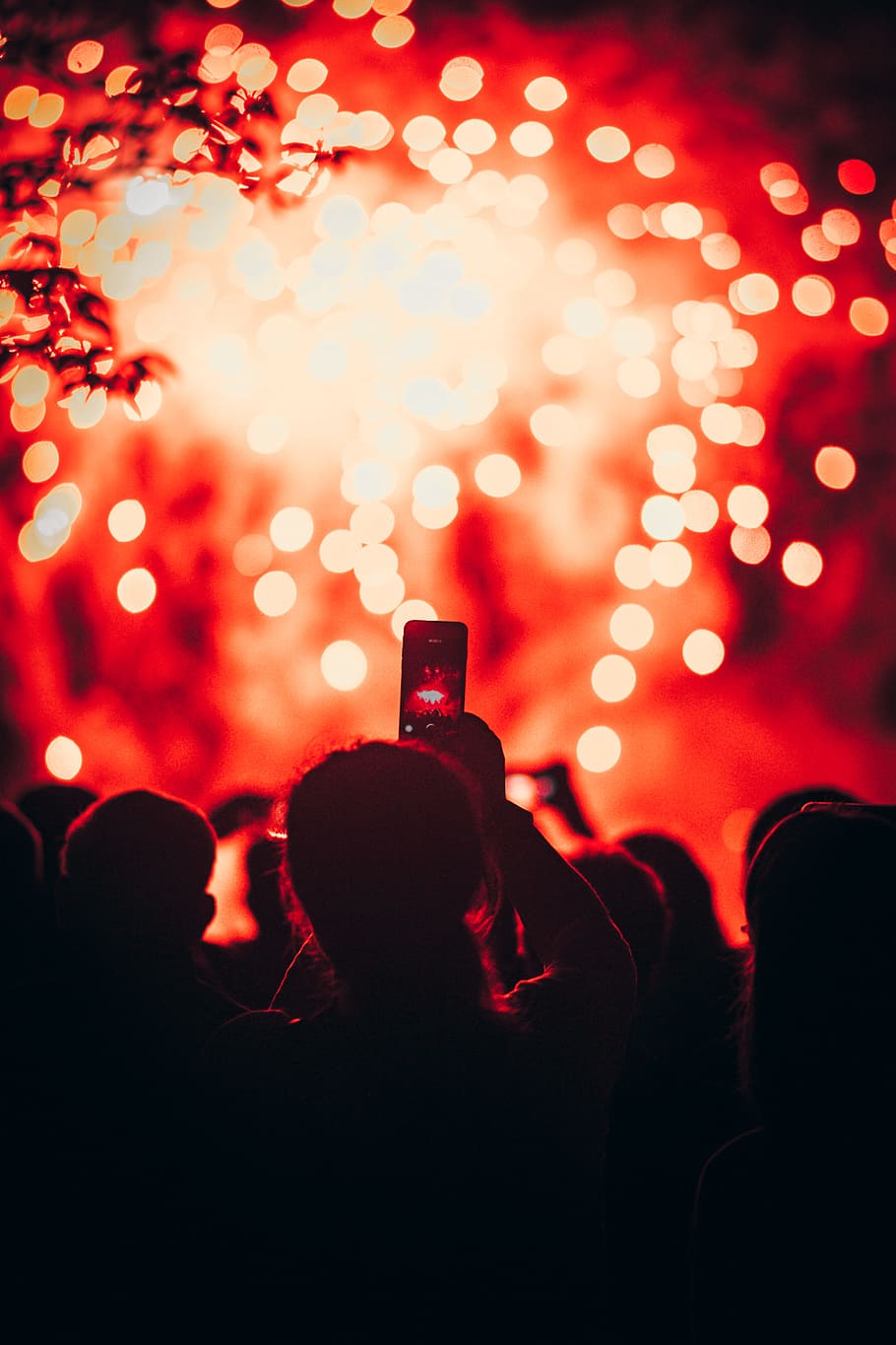 person taking picture of fireworks, smartphone, iphone, crowd HD wallpaper