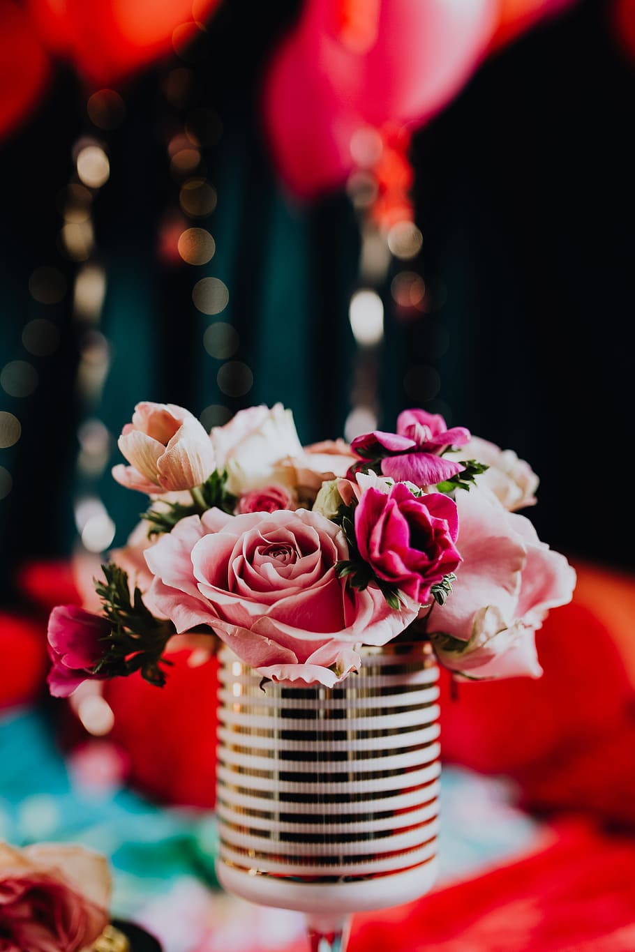 Romantic Valentine’s Day bouquets, flowers, roses, love, romance