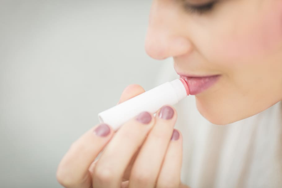 Woman Putting Lipstick, applying, beautiful, close-up, cute, girl HD wallpaper