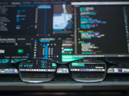 Black Farmed Eyeglasses in Front of Laptop Computer, blur, codes HD wallpaper
