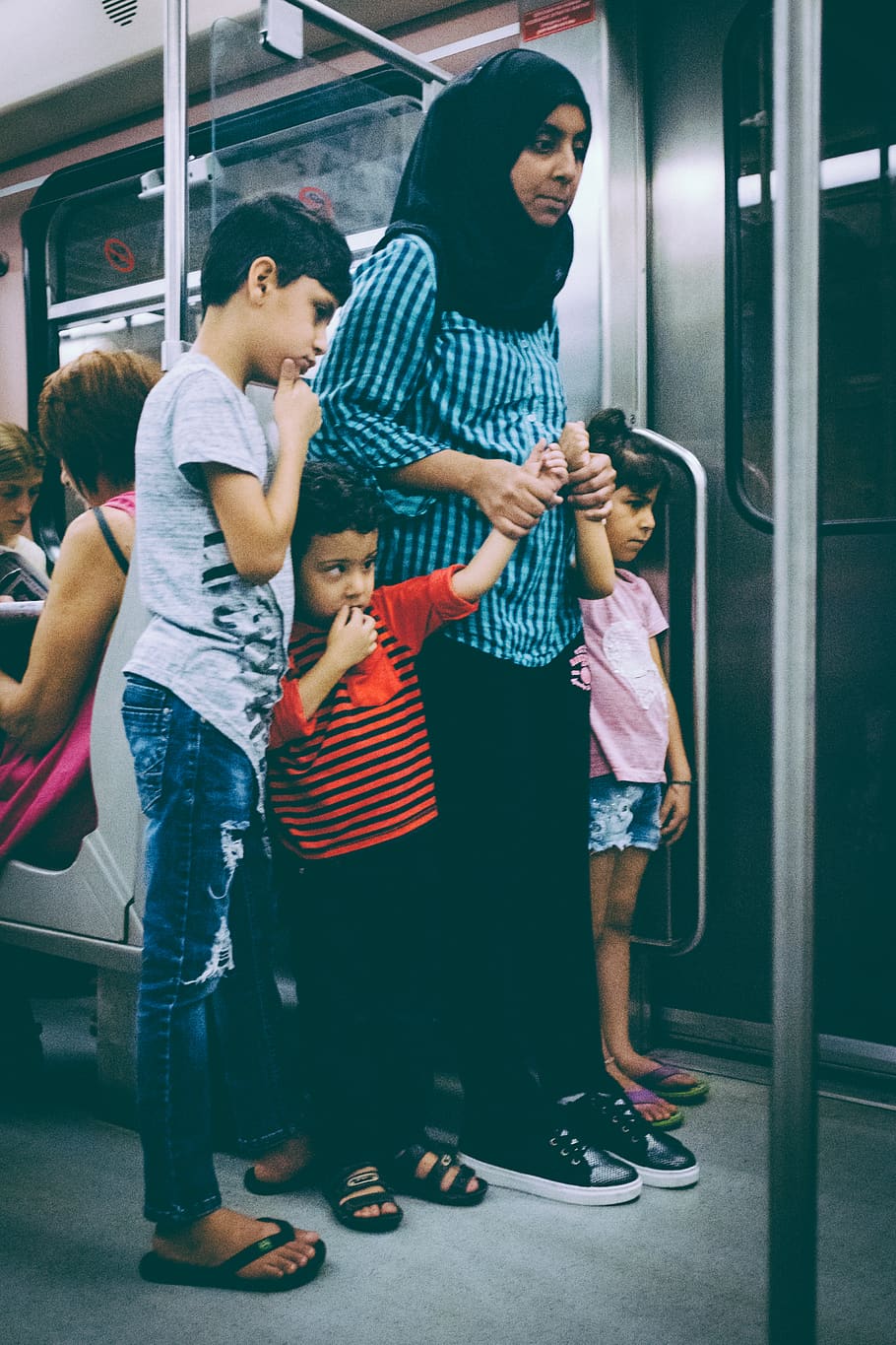 greece, athens, refuges, kids, train, metro, underground, protection HD wallpaper