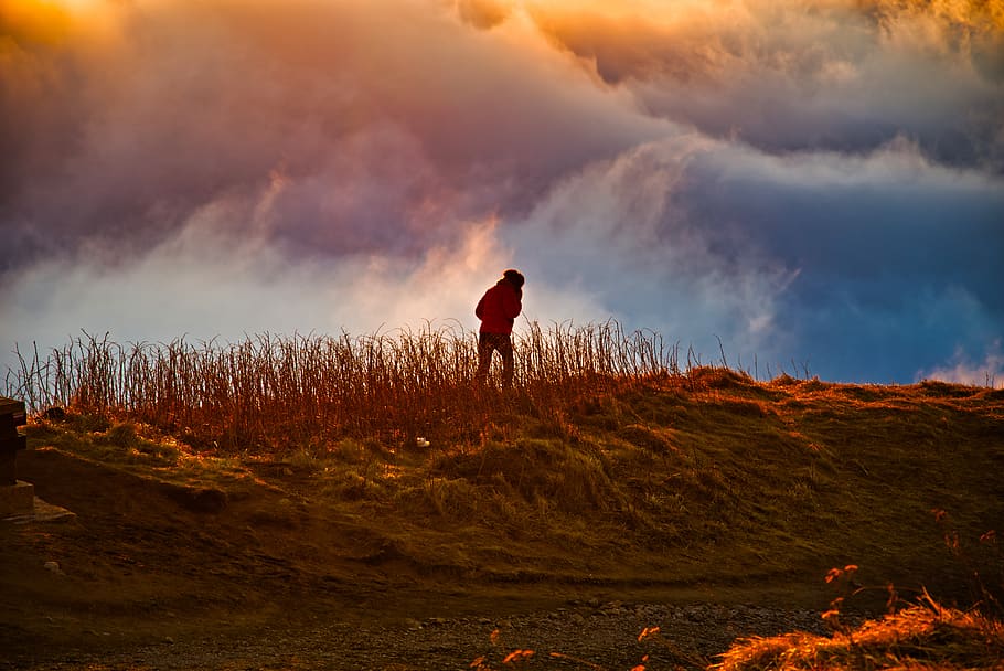 landscape, cloud, sunset, mountain, evening, woman, silhouette HD wallpaper