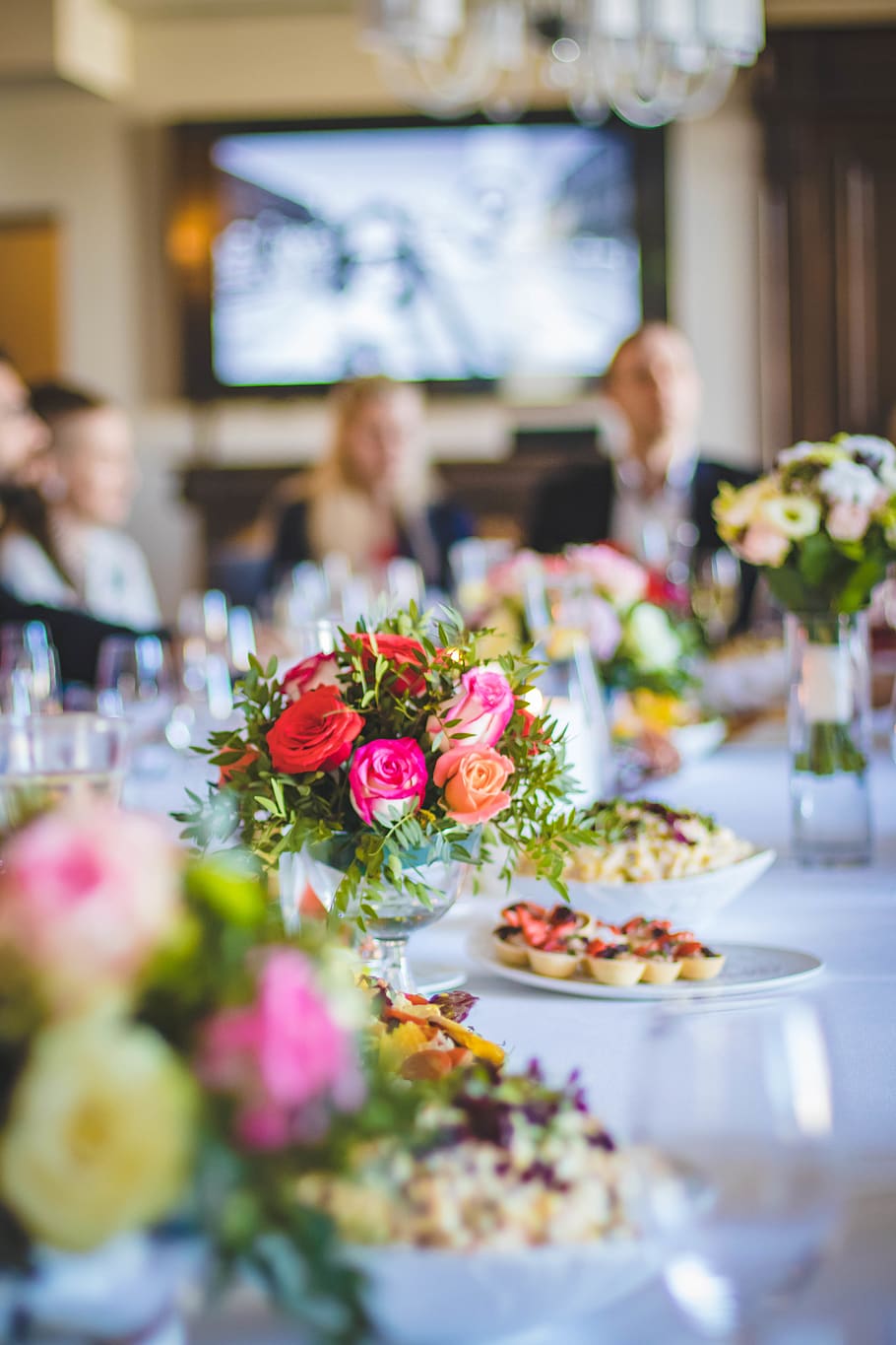 Selective Focus Photography of Flower on Table, beautiful, bloom HD wallpaper