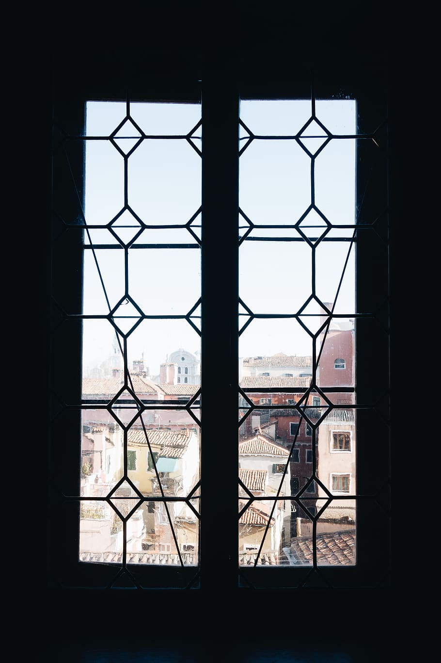 window with black metal frame, italy, venice, doge's palace, roof HD wallpaper