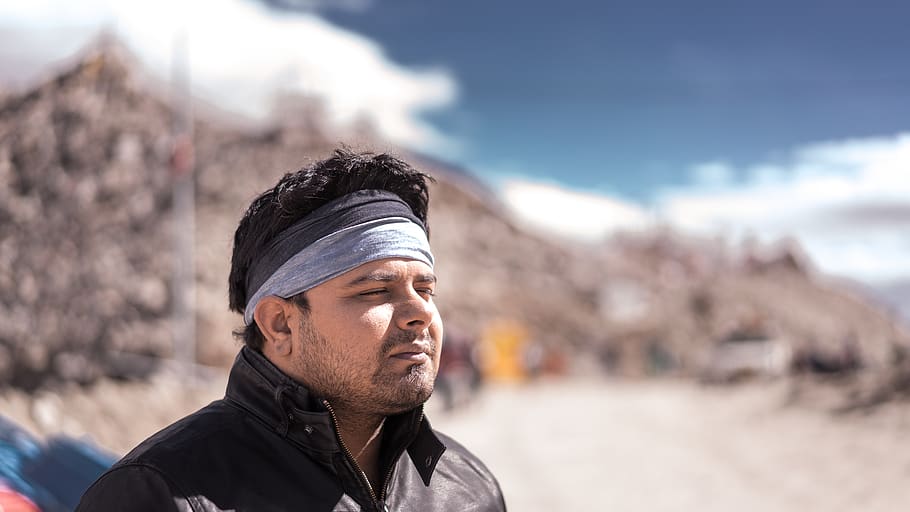 khardung la, sunlight, human, mountain, himalayas, winter, leh HD wallpaper