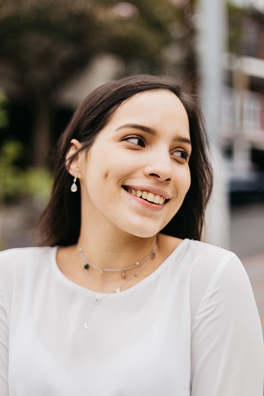 smiling woman facing side view, happiness, portrait, headshot HD wallpaper