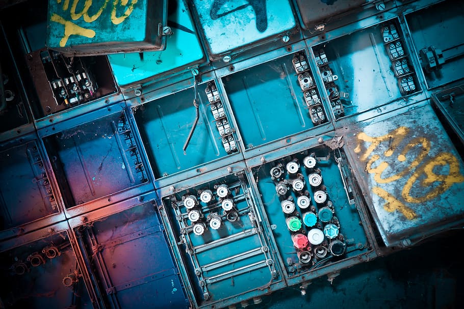 White Beads on Blue Tool Box, broken, container, dirty, graffiti HD wallpaper